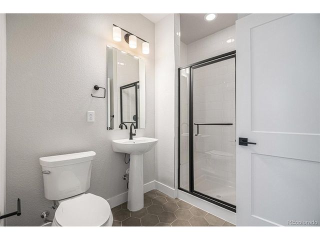 888 S Valentia St 14-104, Denver, CO 80247