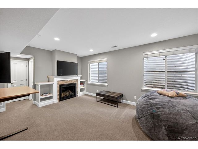 9077 E 35th Ave, Denver, CO 80238