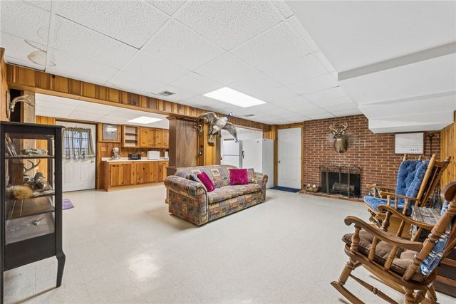 1824 Washington Rd, Washington Twp, PA 15613