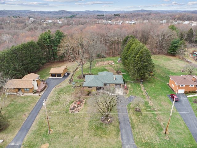 1824 Washington Rd, Washington Twp, PA 15613