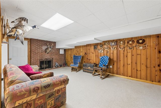 1824 Washington Rd, Washington Twp, PA 15613