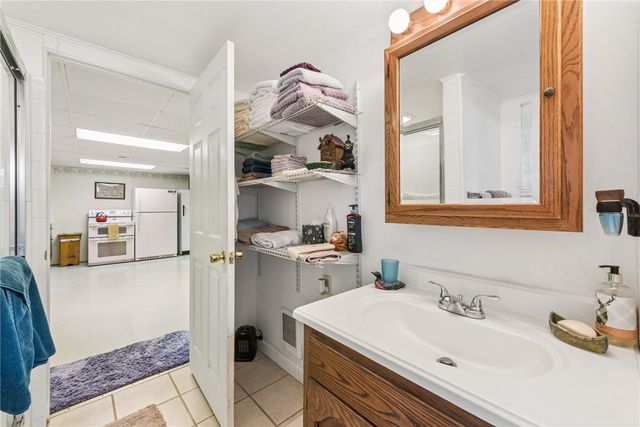 1824 Washington Rd, Washington Twp, PA 15613