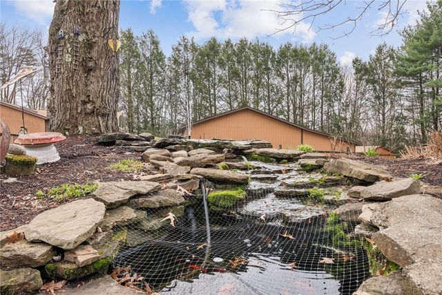 1824 Washington Rd, Washington Twp, PA 15613