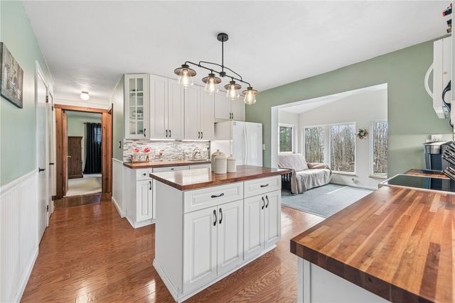 1824 Washington Rd, Washington Twp, PA 15613