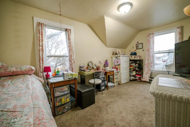 715 13th STREET, Racine, WI 53403