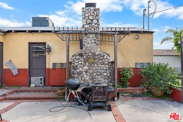 1505 N Naomi Street, Burbank, CA 91505