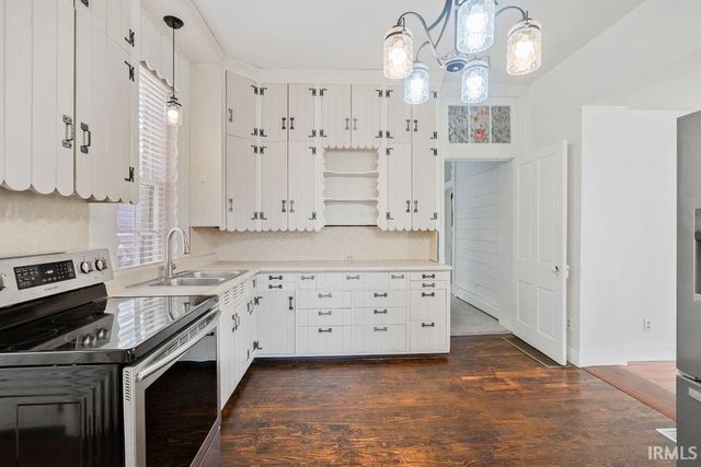 105 S SYCAMORE Street, Galveston, IN 46932