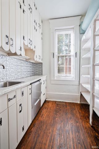 105 S SYCAMORE Street, Galveston, IN 46932