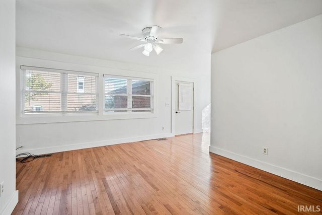 105 S SYCAMORE Street, Galveston, IN 46932