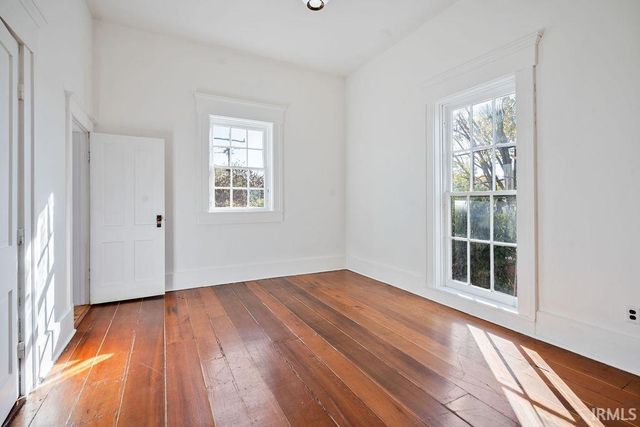 105 S SYCAMORE Street, Galveston, IN 46932