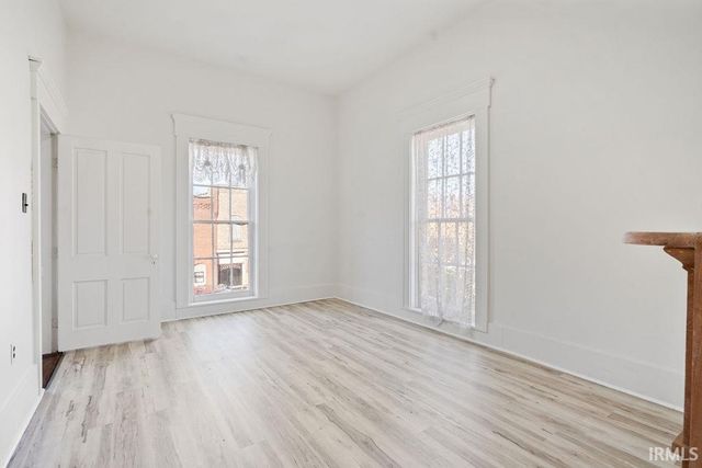 105 S SYCAMORE Street, Galveston, IN 46932