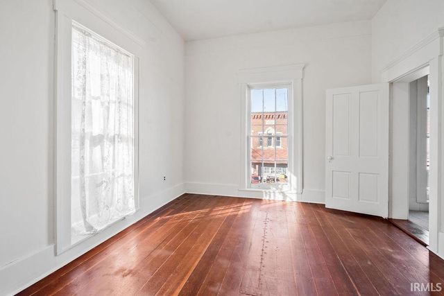 105 S SYCAMORE Street, Galveston, IN 46932