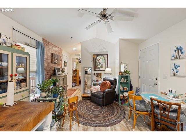 119 OAK LEAF Ln, Winston, OR 97496