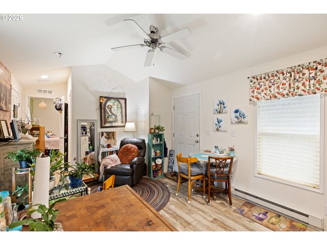 119 OAK LEAF Ln, Winston, OR 97496