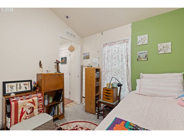 119 OAK LEAF Ln, Winston, OR 97496