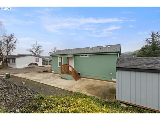 119 OAK LEAF Ln, Winston, OR 97496