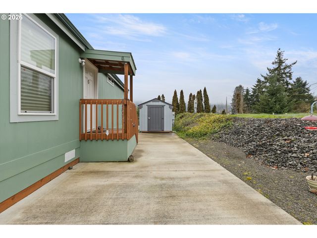 119 OAK LEAF Ln, Winston, OR 97496