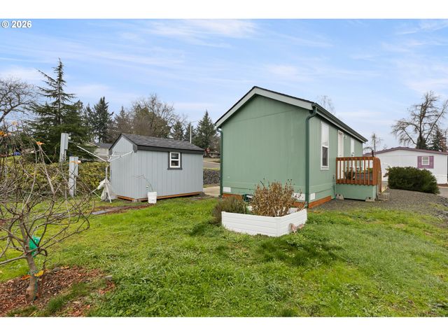 119 OAK LEAF Ln, Winston, OR 97496