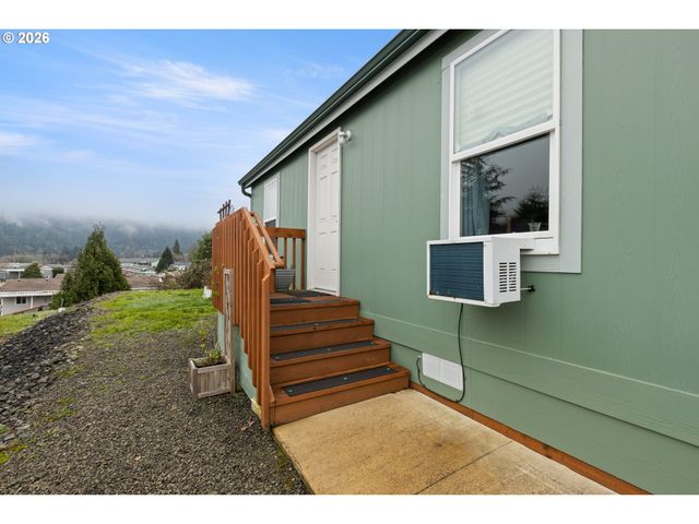 119 OAK LEAF Ln, Winston, OR 97496