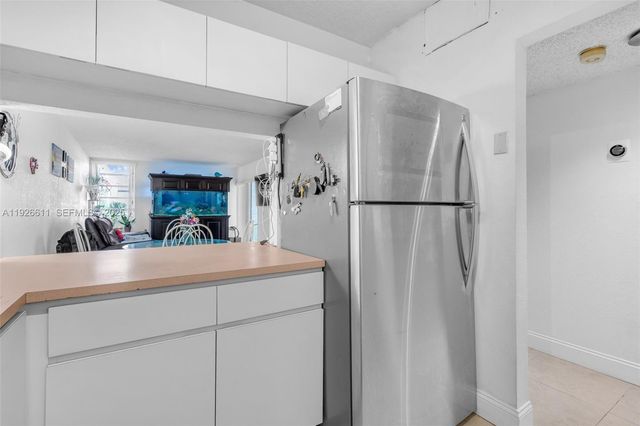 1900 W 68th St F302, Hialeah, FL 33014