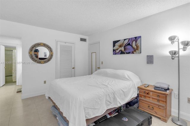 1900 W 68th St F302, Hialeah, FL 33014