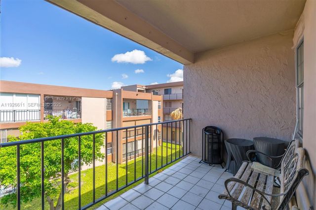 1900 W 68th St F302, Hialeah, FL 33014