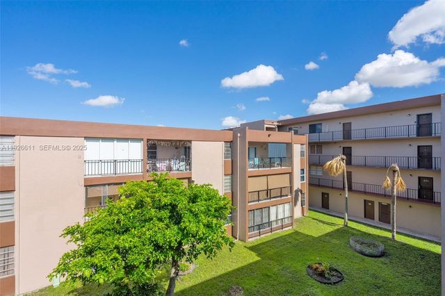 1900 W 68th St F302, Hialeah, FL 33014
