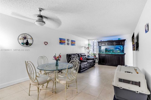 1900 W 68th St F302, Hialeah, FL 33014