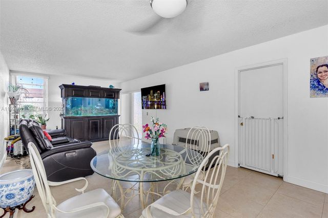 1900 W 68th St F302, Hialeah, FL 33014