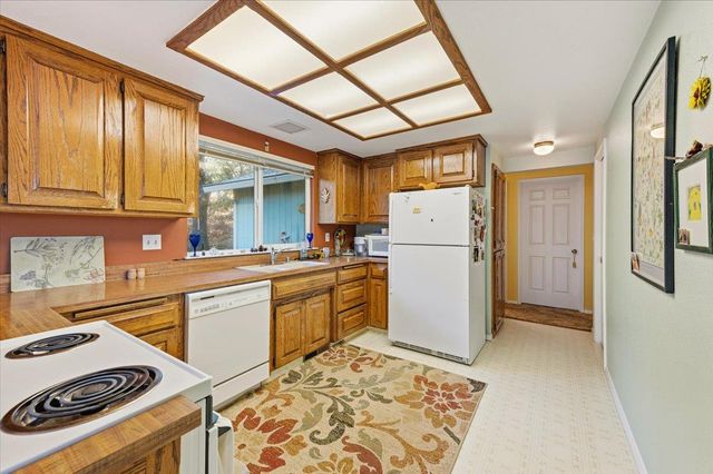 15495 Nancy Way, Grass Valley, CA 95949