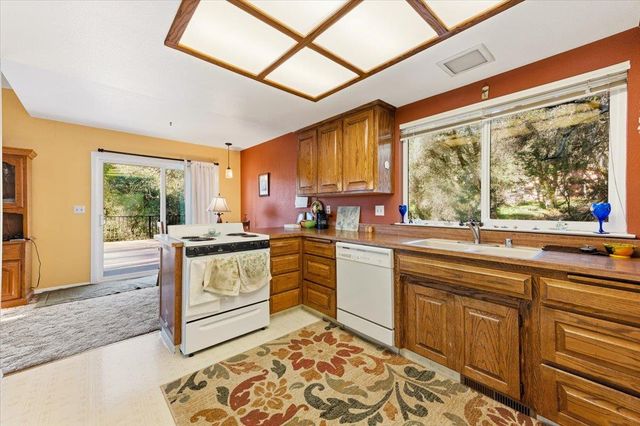 15495 Nancy Way, Grass Valley, CA 95949