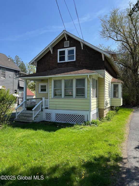 54 Main Avenue, North Greenbush, NY 12198