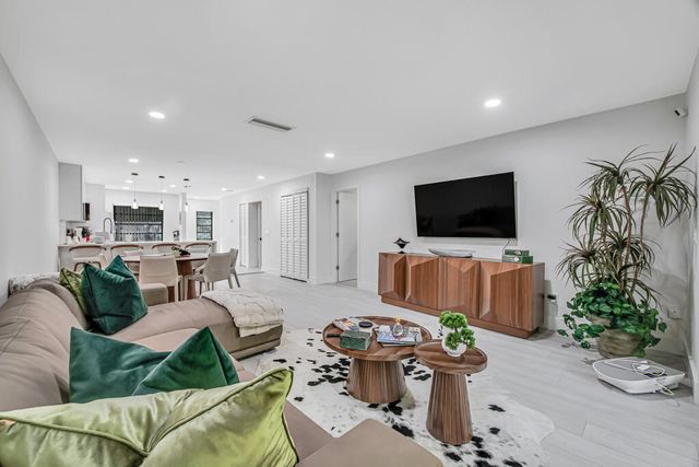 21362 Juego Circle D, Boca Raton, FL 33433