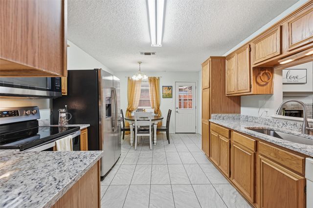 6118 Wall Street, Arlington, TX 76018