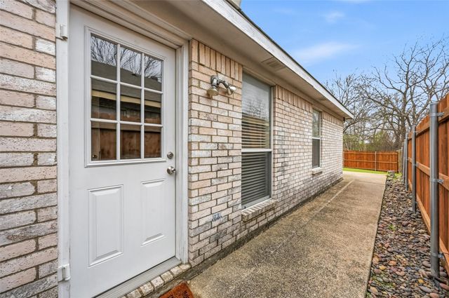 6118 Wall Street, Arlington, TX 76018