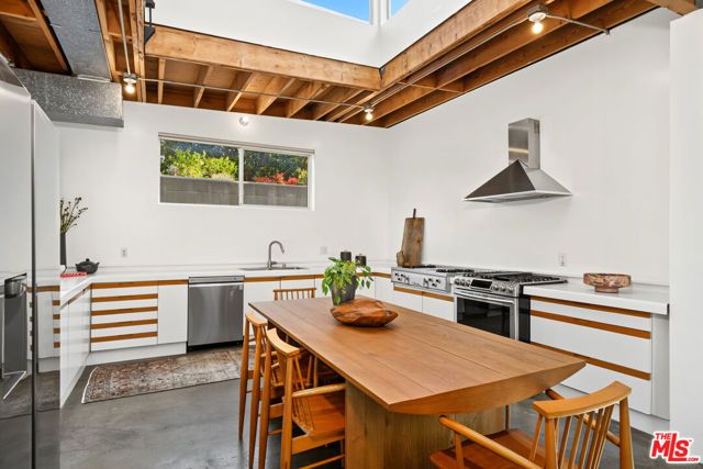 23685 Clover Trail, Calabasas, CA 91302