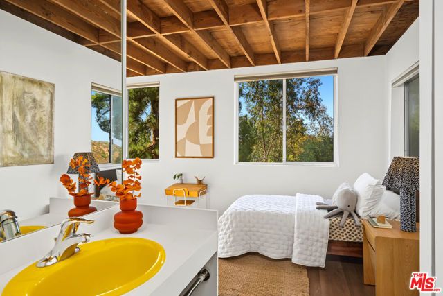 23685 Clover Trail, Calabasas, CA 91302
