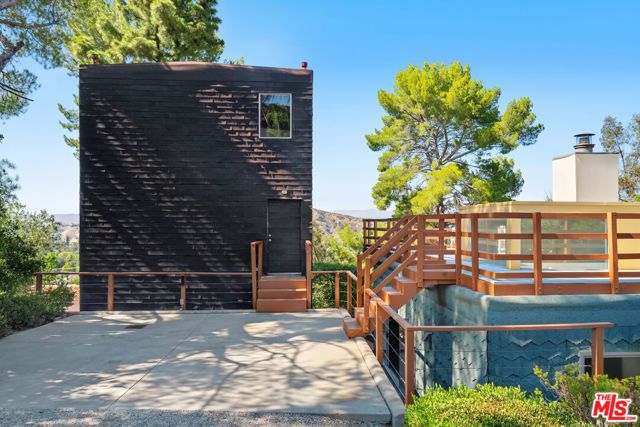 23685 Clover Trail, Calabasas, CA 91302