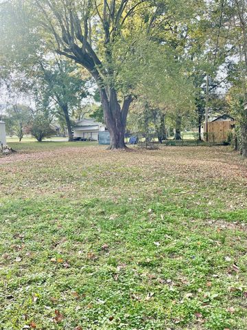 209 Frank St, Lawrenceburg, TN 38464