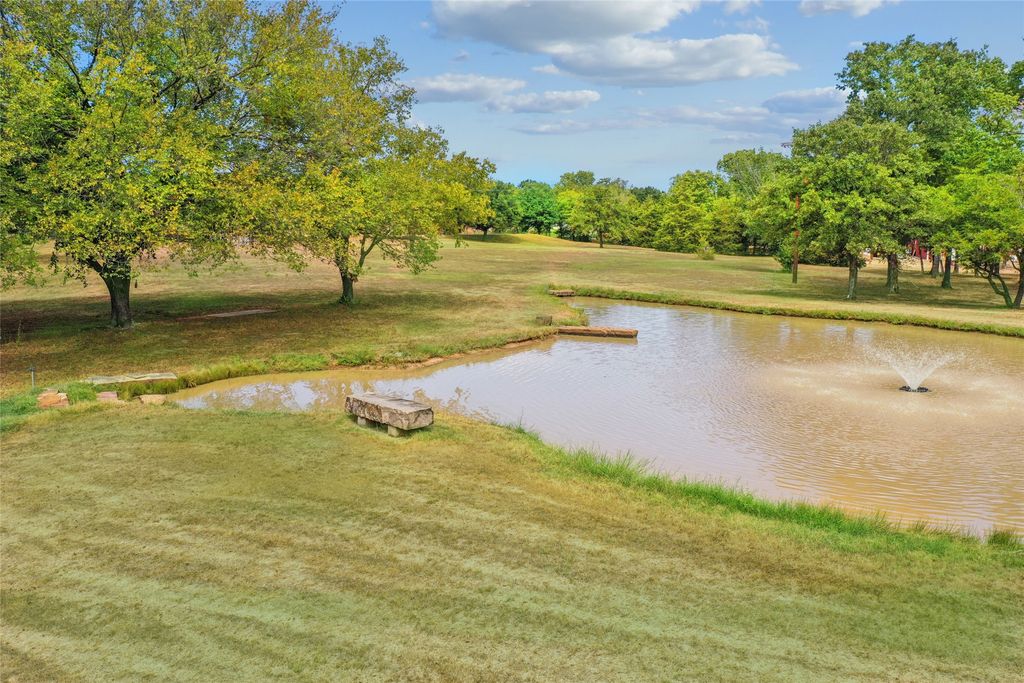 1570 Karen Drive, Argyle, TX 76226 — photo 2
