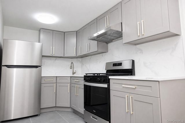 14434 37th Avenue 402, Flushing, NY 11354