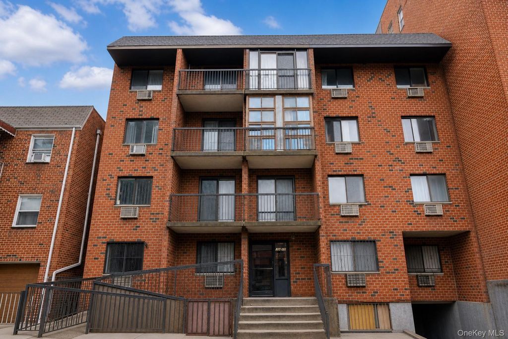 14434 37th Avenue 402, Flushing, NY 11354