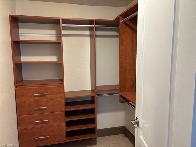 804 Bluebird ST, Naples, FL 34104