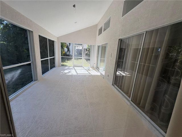 804 Bluebird ST, Naples, FL 34104