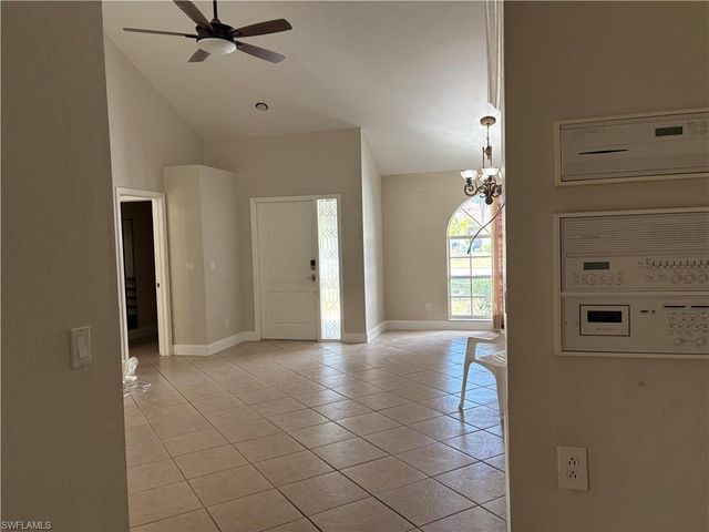 804 Bluebird ST, Naples, FL 34104