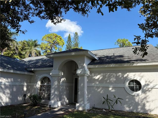 804 Bluebird ST, Naples, FL 34104