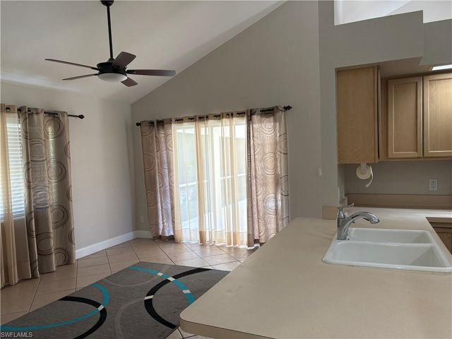 804 Bluebird ST, Naples, FL 34104