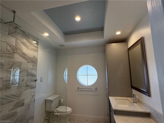 804 Bluebird ST, Naples, FL 34104