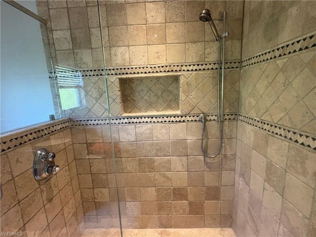 804 Bluebird ST, Naples, FL 34104