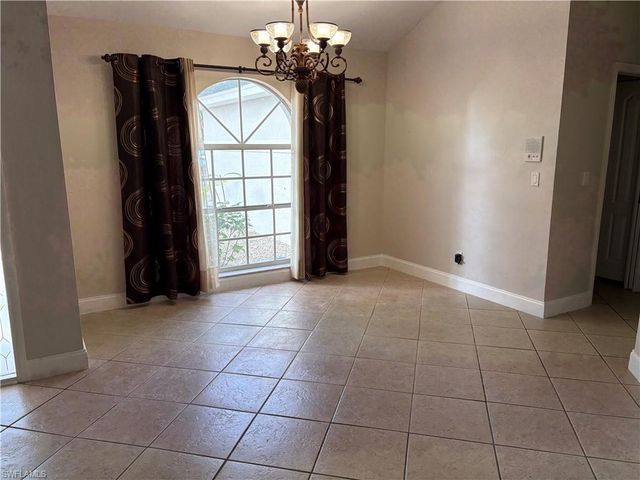 804 Bluebird ST, Naples, FL 34104